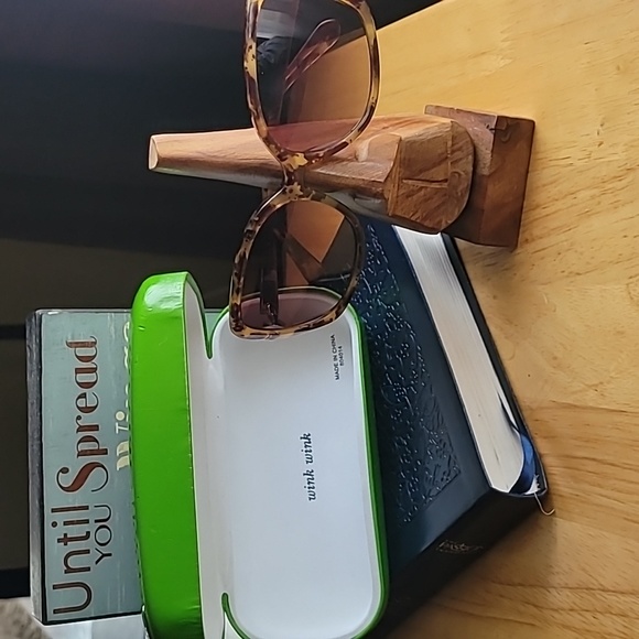 Kate Spade Sunglasses with Case - Picture 1 of 9